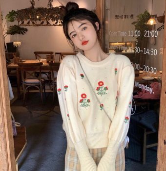 Spring Flower Knitwear