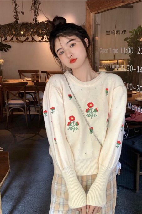 Spring Flower Knitwear