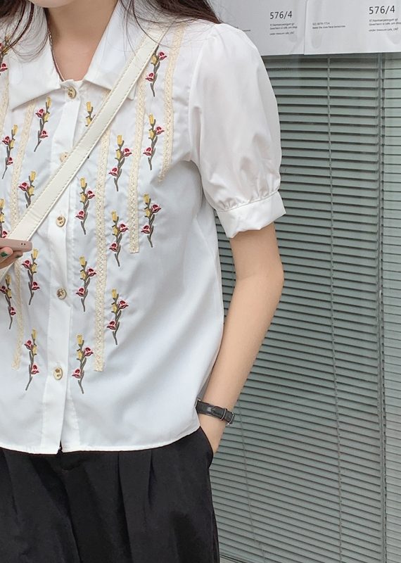 Rosette Embroidery Shirt